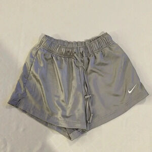 Nike women’s silver shorts nike‎ dv7968-077 EUC medium